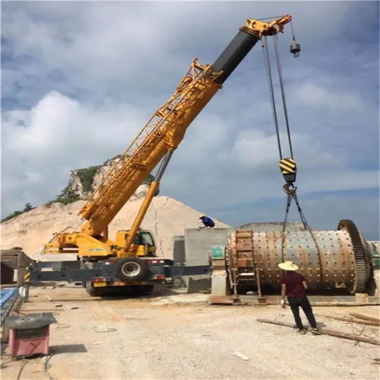 稻城吊车的运输费用是否包含在租赁费用中