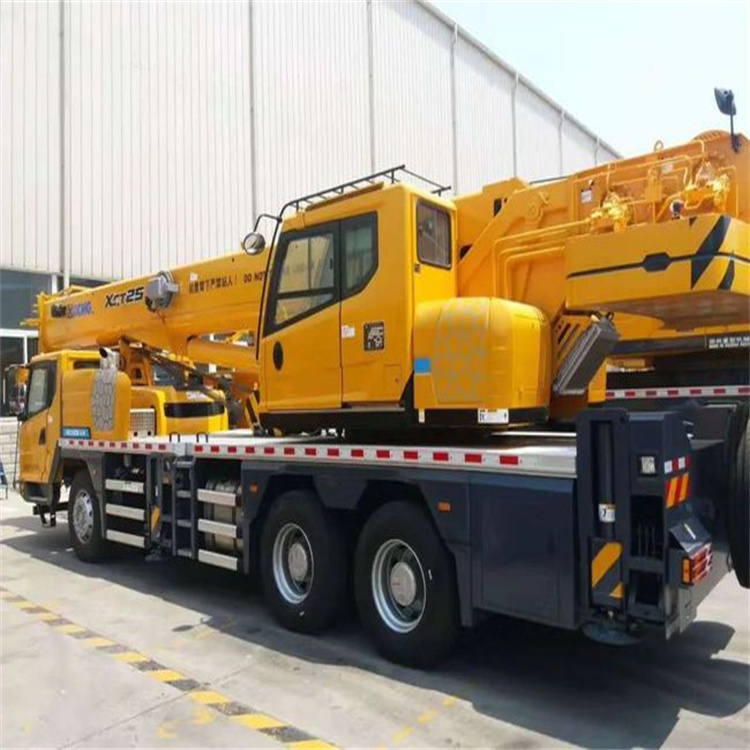 稻城离这最近出租吊车电话